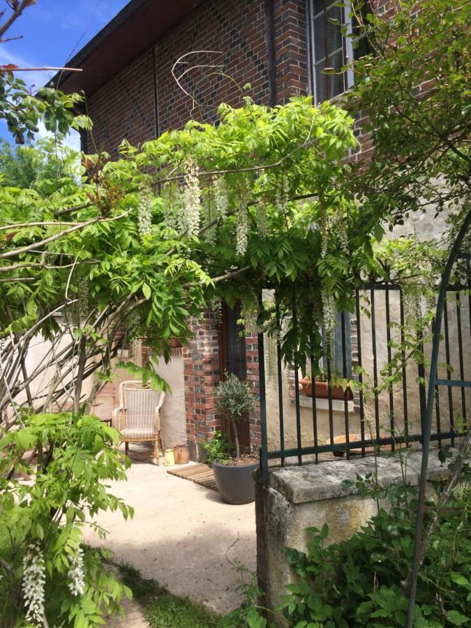 Il Etait Une Fois Un Jardin Saint-Fargeau  Exterior photo